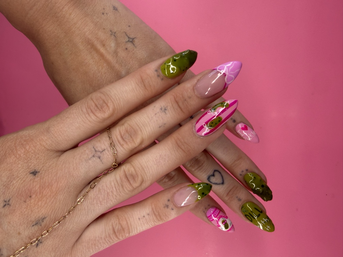 Crystal-embellished nail set